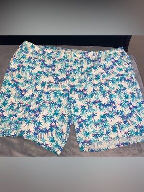 Catherines White Palm Tree Print Women's Shorts